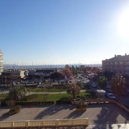 Rénové Avec Loggia, Wifi Et Parking Privé à Port - Fr-1-335-131 Appartamento Hyères