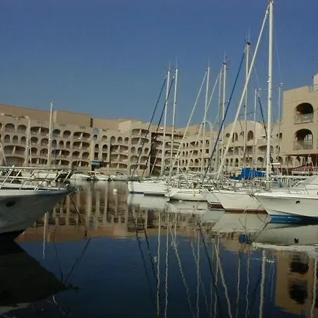 Rénové Avec Loggia, Wifi Et Parking Privé à Port - Fr-1-335-131